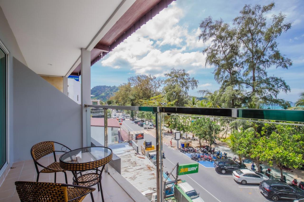 Time Out Hotel Patong Luaran gambar