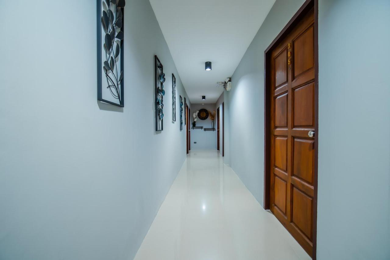 Time Out Hotel Patong Luaran gambar