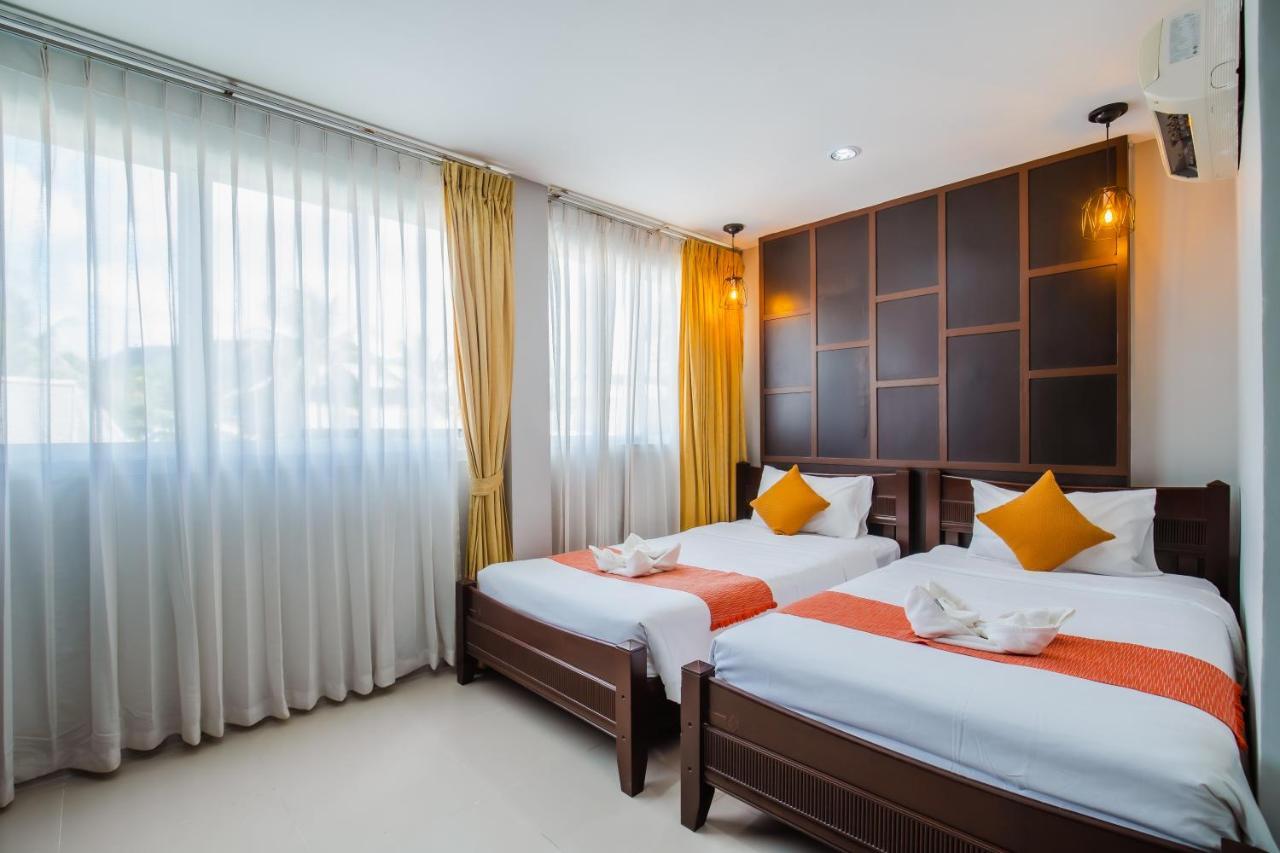Time Out Hotel Patong Luaran gambar