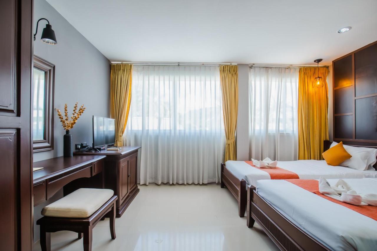Time Out Hotel Patong Luaran gambar