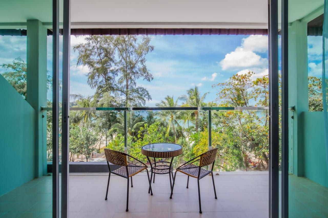 Time Out Hotel Patong Luaran gambar